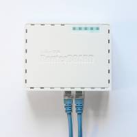 Mikrotik RB750Gr3 hEX